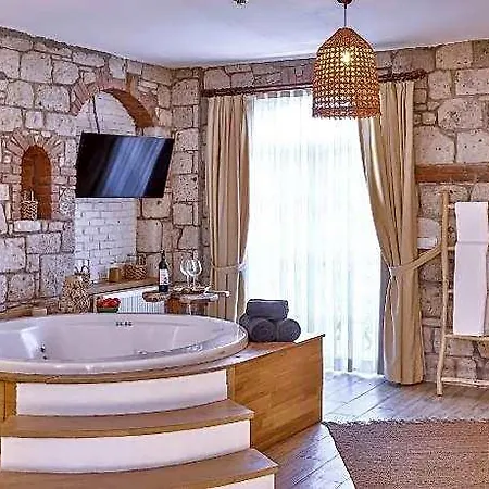 كومبالي كوناك فندق 4*