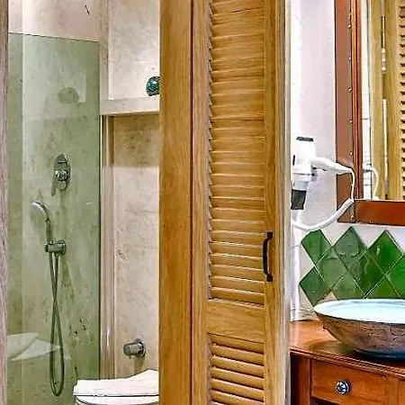 كومبالي كوناك فندق 4*